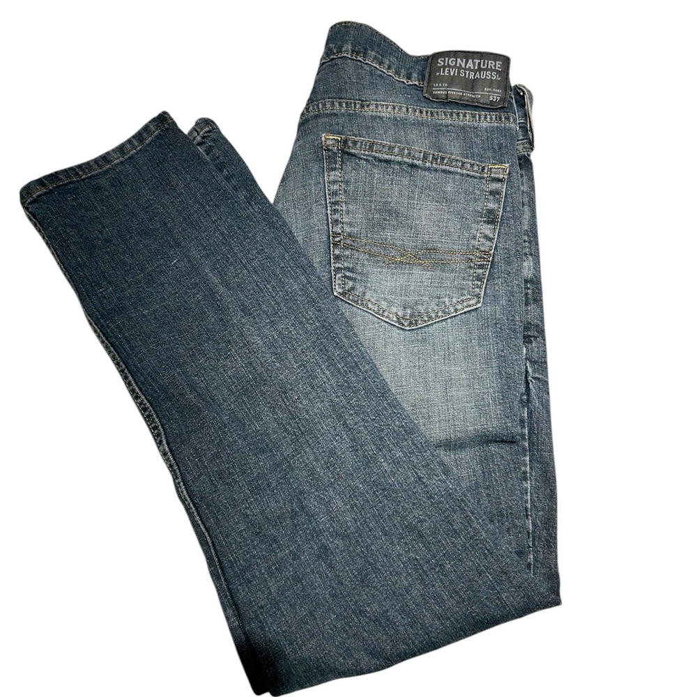 Signature Levi Slim S37